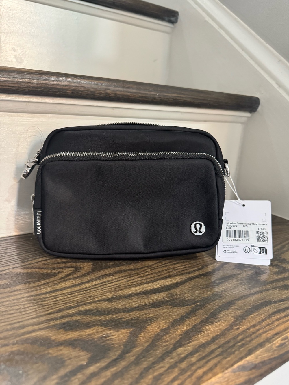 lululemon athletica Black Compact everywhere Crossbody bag metal hardware